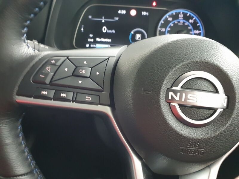 More views of Nissan Leaf