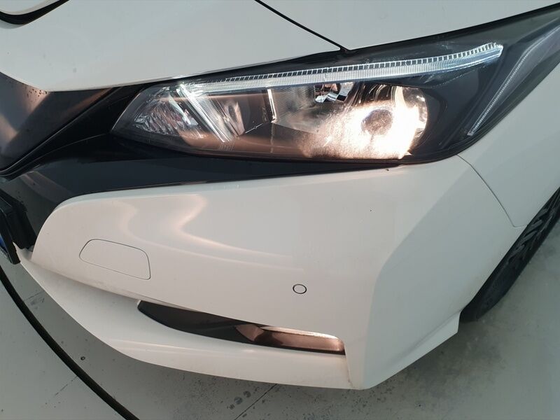 More views of Nissan Leaf