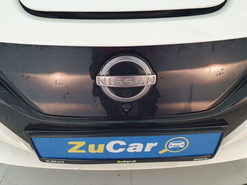More views of Nissan Leaf