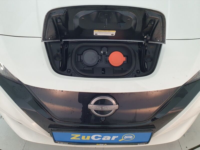 More views of Nissan Leaf