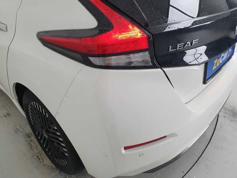 More views of Nissan Leaf