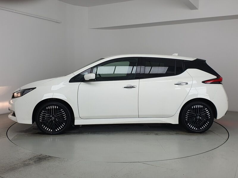 More views of Nissan Leaf