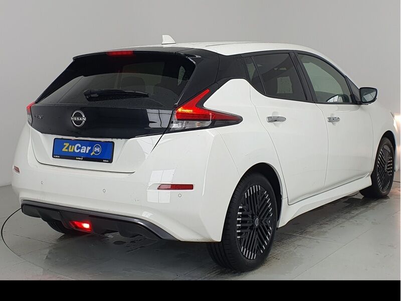 More views of Nissan Leaf