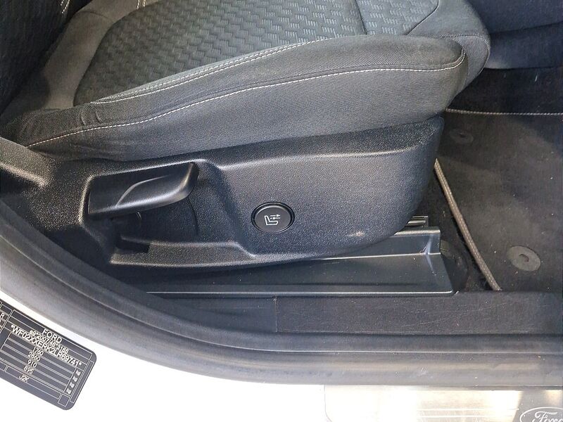 More views of Ford Puma