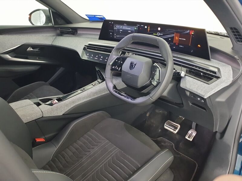 More views of Peugeot 3008