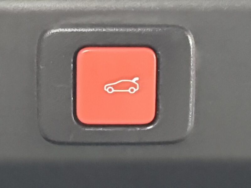 More views of Peugeot 3008