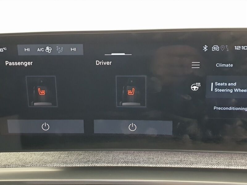 More views of Peugeot 3008