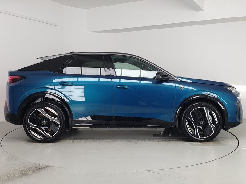 More views of Peugeot 3008