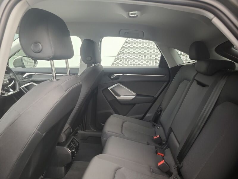 More views of Audi Q3