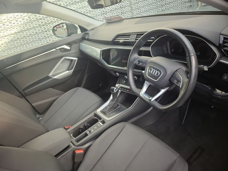 More views of Audi Q3