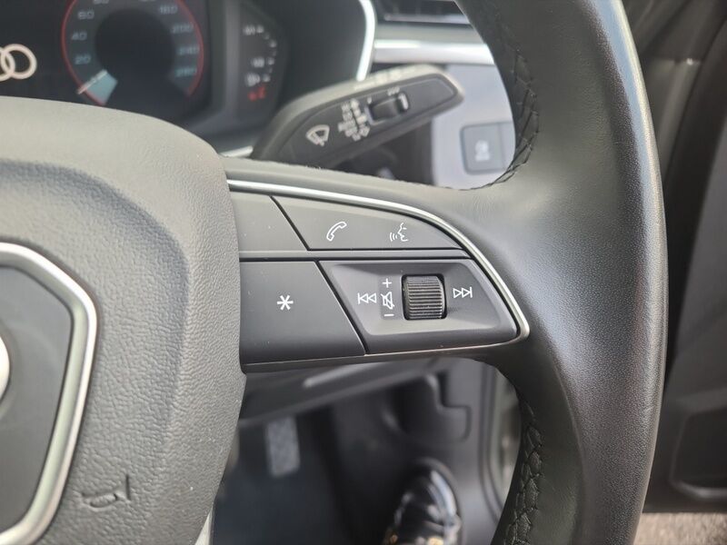 More views of Audi Q3