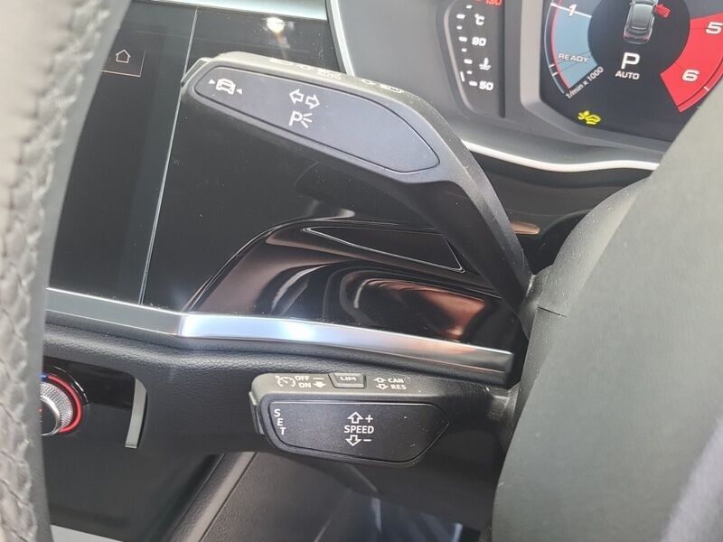 More views of Audi Q3