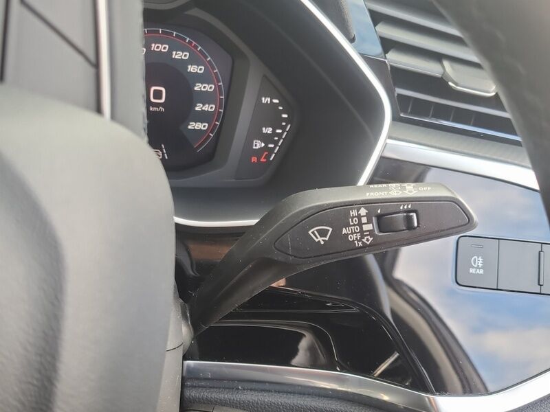 More views of Audi Q3