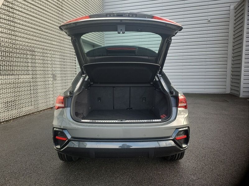 More views of Audi Q3