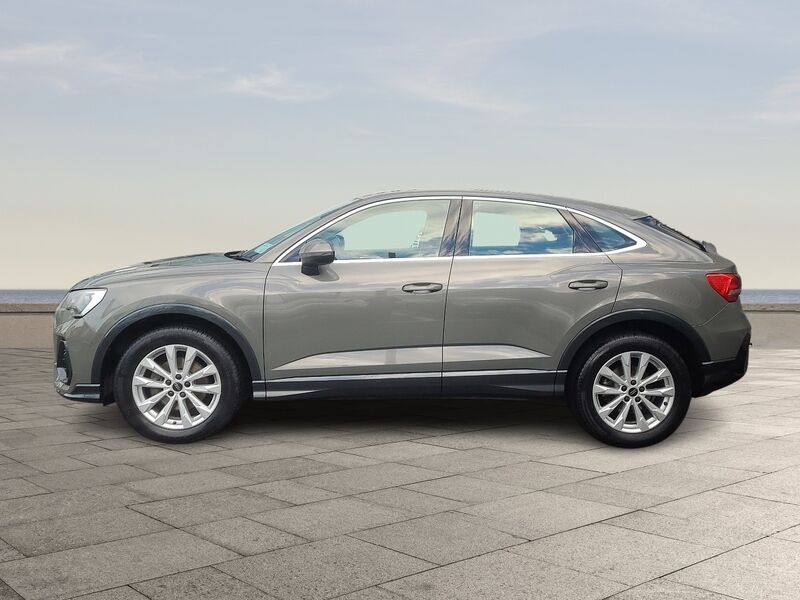 More views of Audi Q3