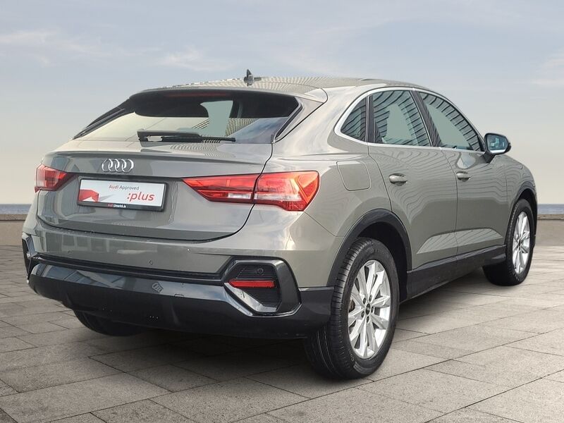 More views of Audi Q3