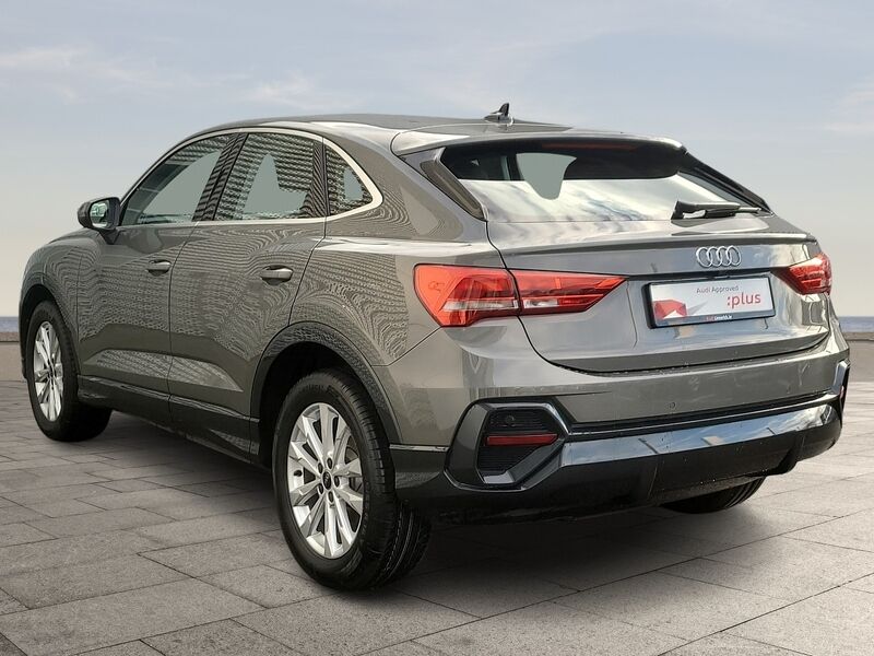 More views of Audi Q3