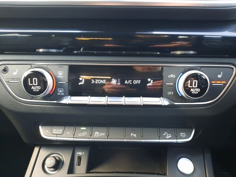 More views of Audi Q5