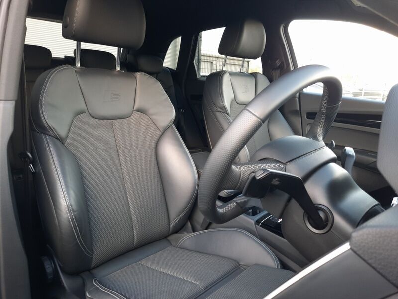 More views of Audi Q5