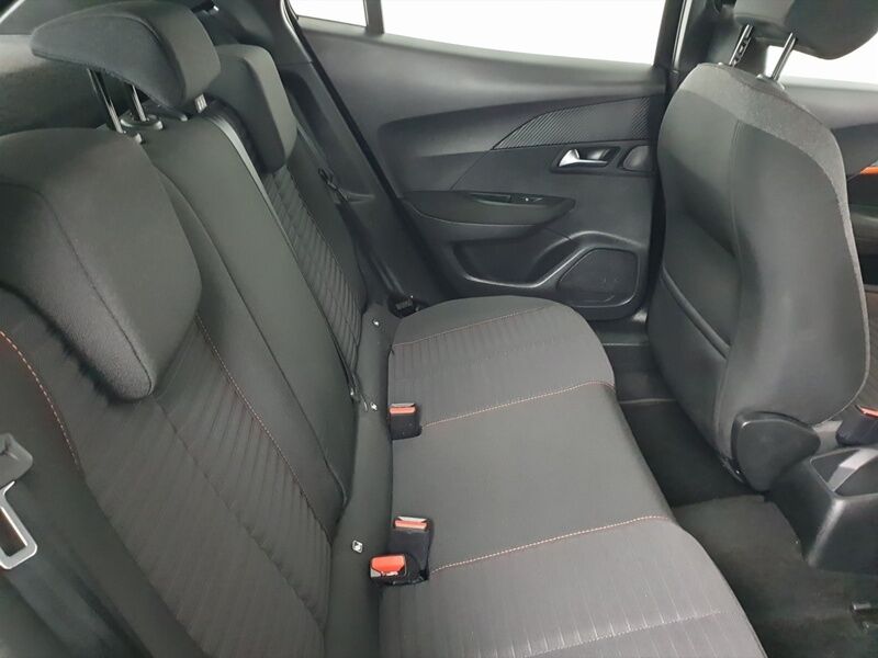 More views of Peugeot 2008