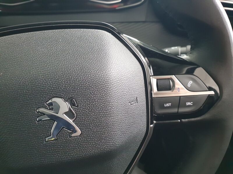 More views of Peugeot 2008