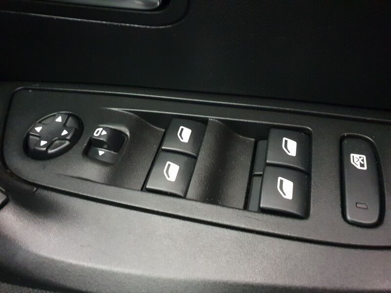 More views of Peugeot 2008