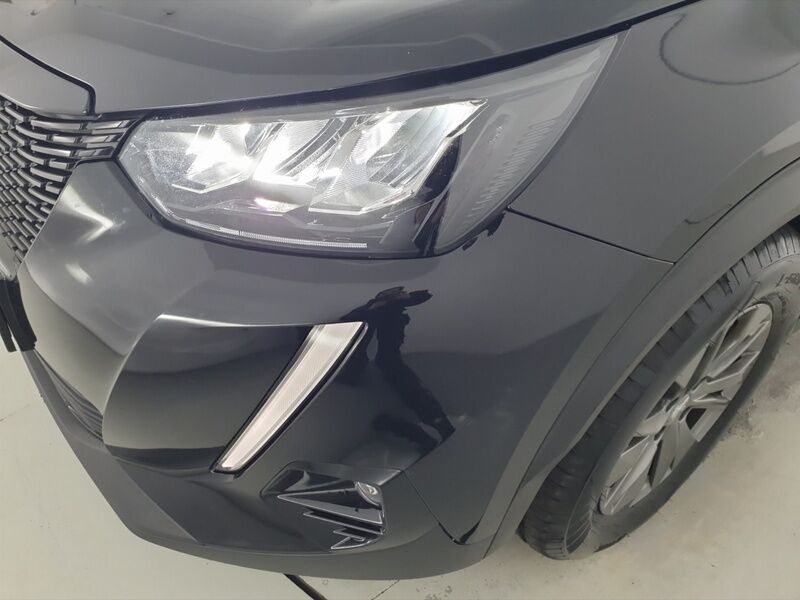 More views of Peugeot 2008