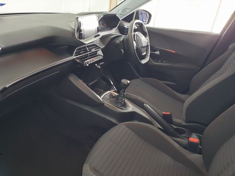 More views of Peugeot 2008