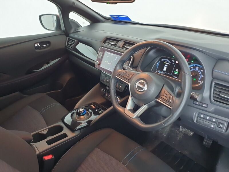 More views of Nissan Leaf