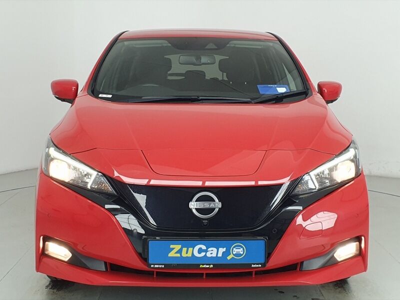 More views of Nissan Leaf