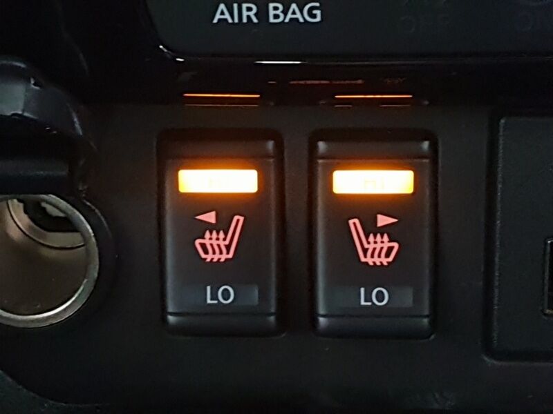 More views of Nissan Leaf