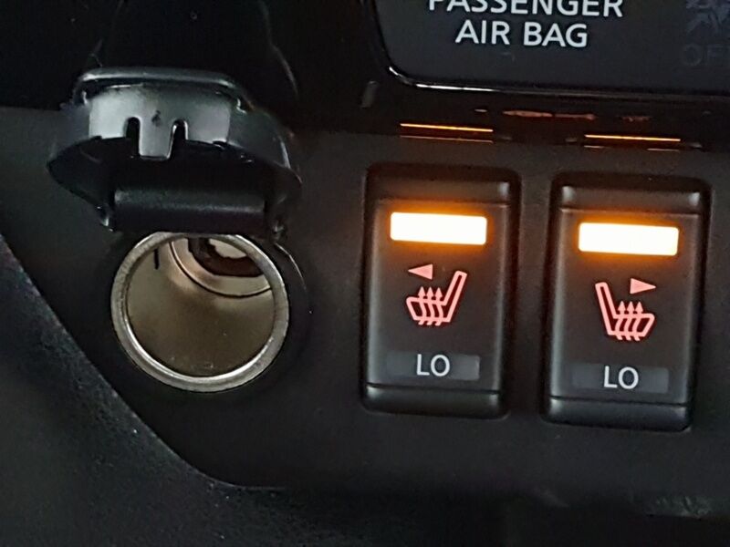 More views of Nissan Leaf