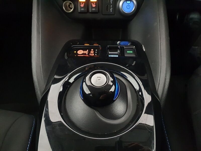 More views of Nissan Leaf