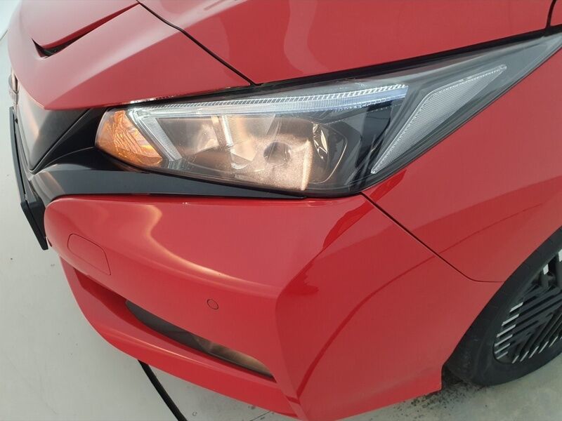 More views of Nissan Leaf