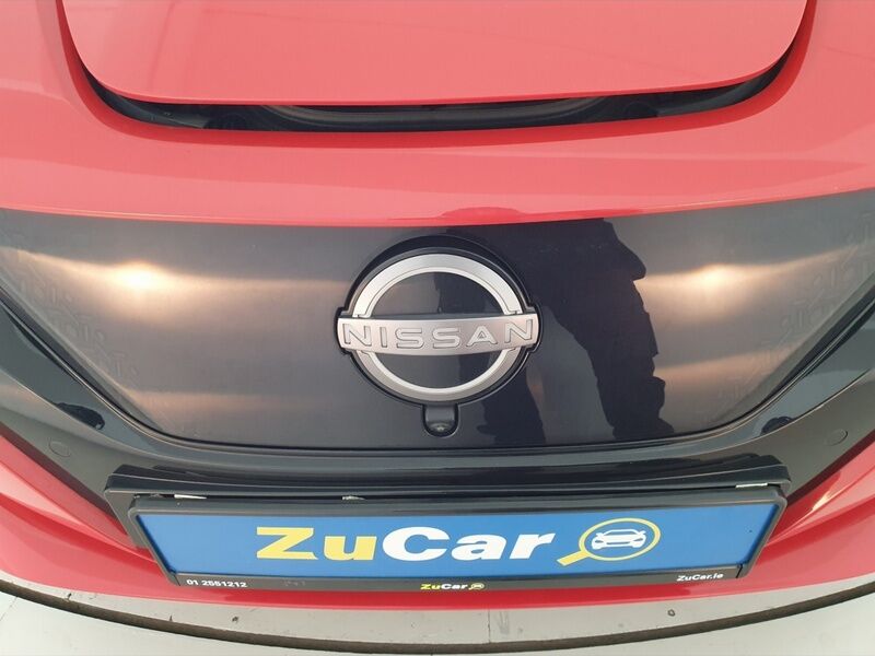 More views of Nissan Leaf