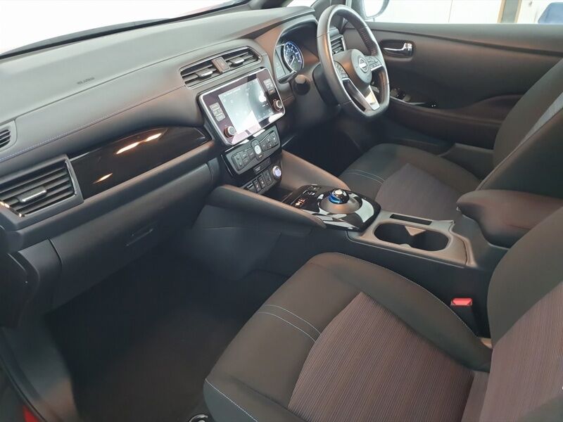 More views of Nissan Leaf