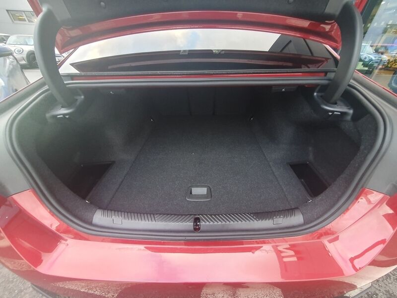 More views of BMW i5