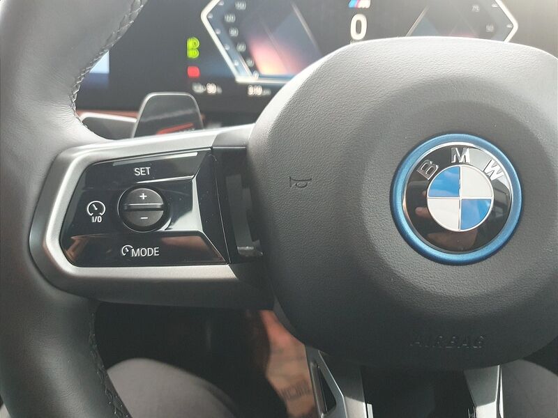 More views of BMW i5