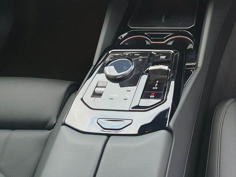 More views of BMW i5