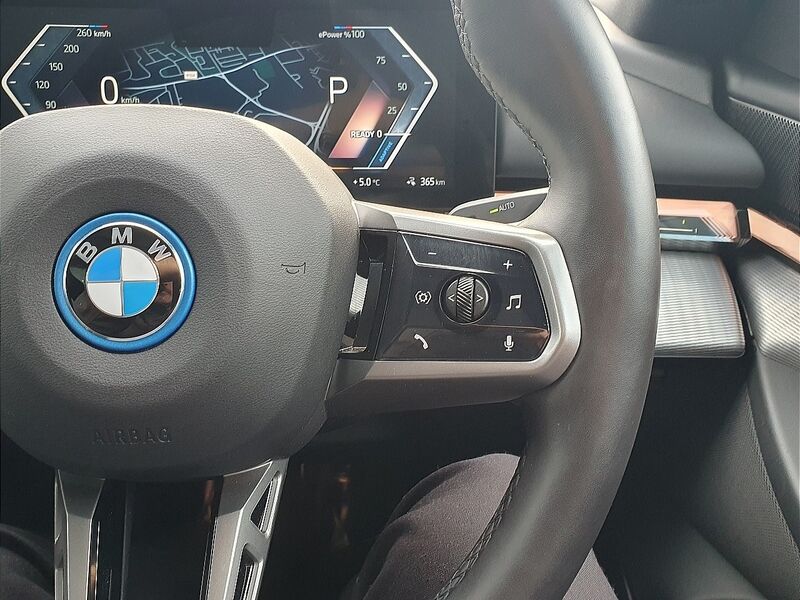 More views of BMW i5