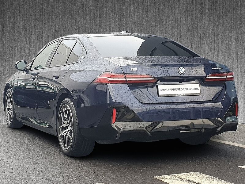 More views of BMW i5