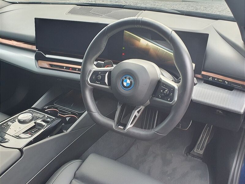 More views of BMW i5