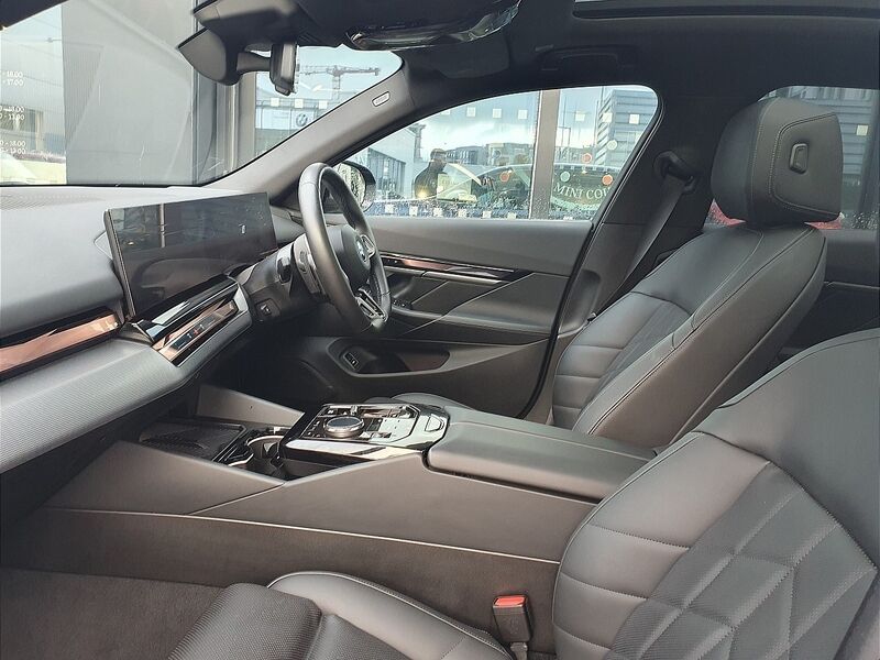 More views of BMW i5