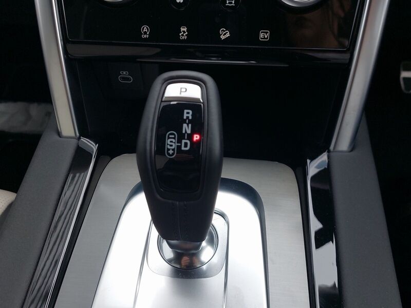 More views of Land Rover Discovery Sport