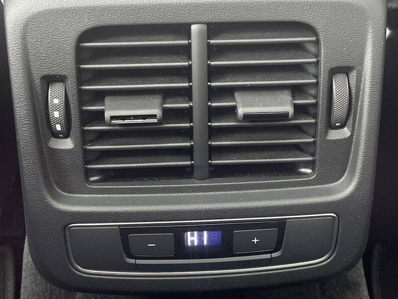 More views of Audi e-tron GT quattro