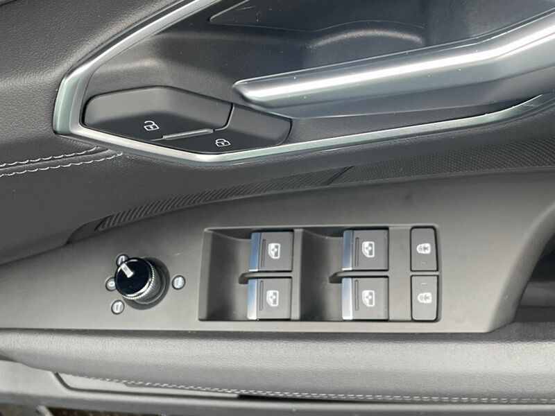 More views of Audi e-tron GT quattro