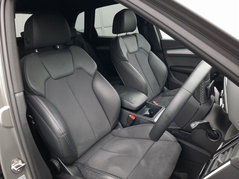 More views of Audi Q5