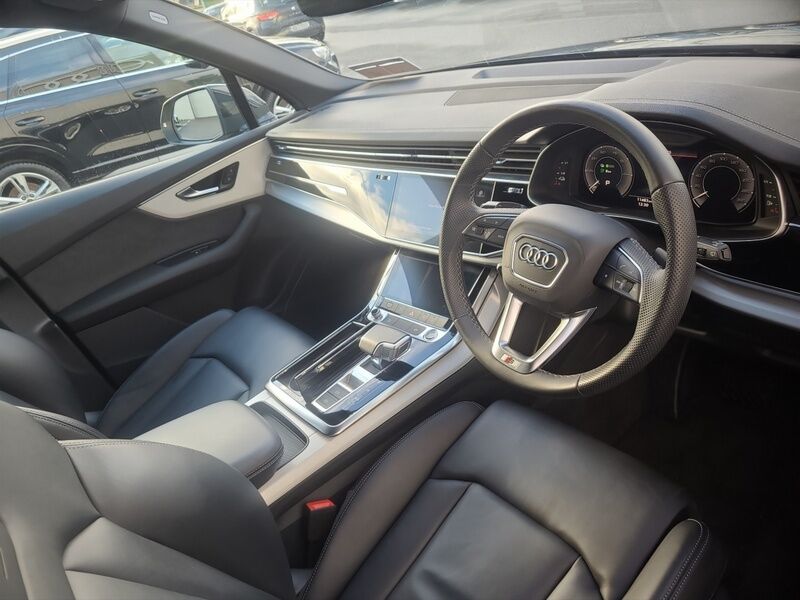 More views of Audi Q7