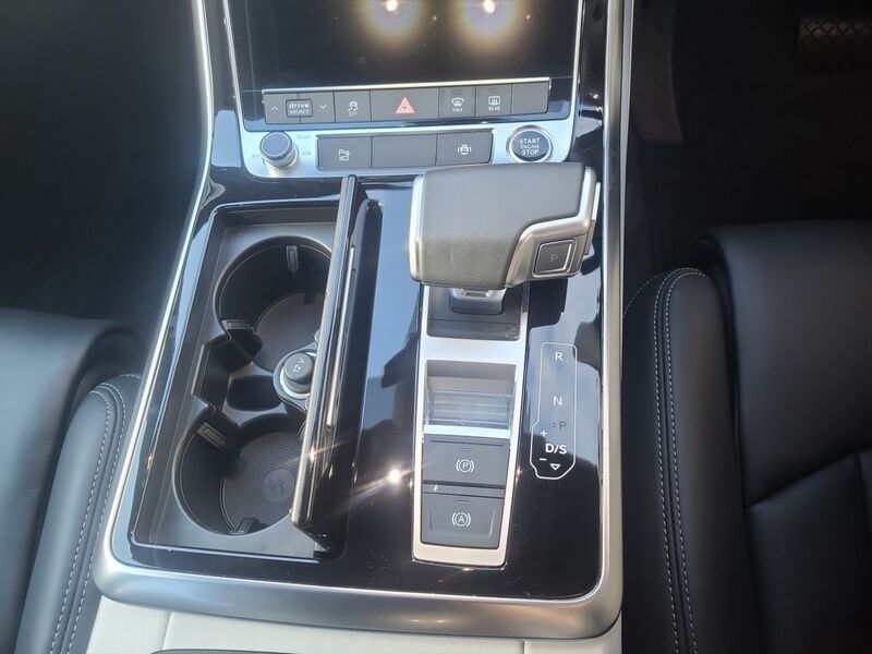 More views of Audi Q7