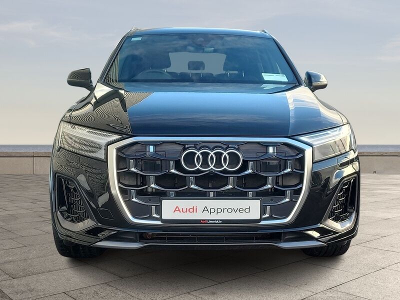 More views of Audi Q7